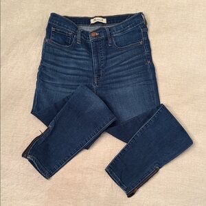 Madewell Dark Blue Skinny Jeans (Roadtripper) with zippers.